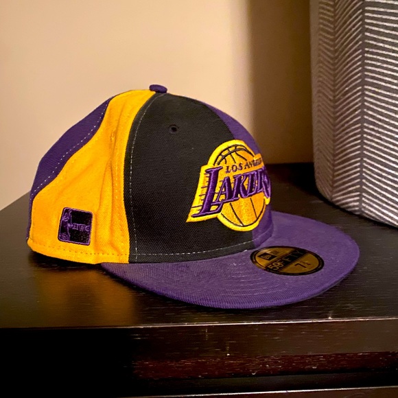 New era hat Lakers size 7 3/4 in like new condition - Picture 3 of 3